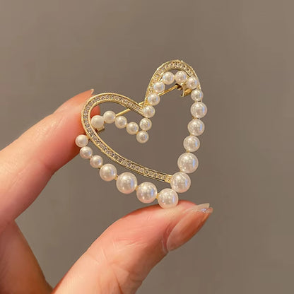 Sleek Silver Snake Brooch Pin with Full Rhinestones | Unisex Sparkling Crystal Serpent Lapel Badge for Suits, Jackets & Scarves | Luxury Animal Jewelry Gift for Women & Men
