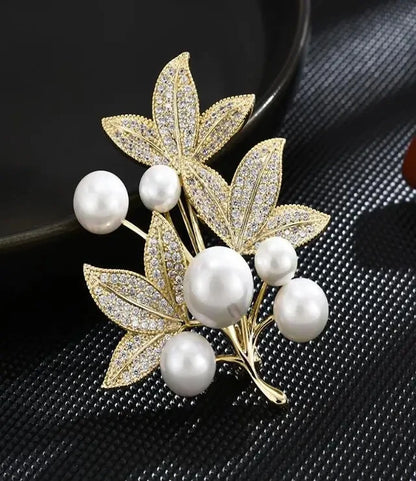 Sleek Silver Snake Brooch Pin with Full Rhinestones | Unisex Sparkling Crystal Serpent Lapel Badge for Suits, Jackets & Scarves | Luxury Animal Jewelry Gift for Women & Men