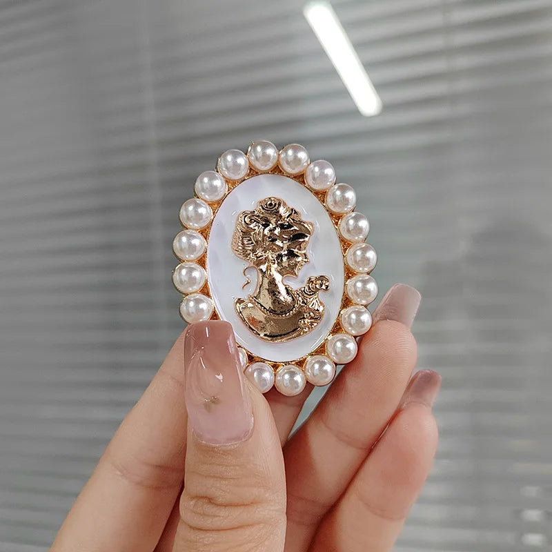Sleek Silver Snake Brooch Pin with Full Rhinestones | Unisex Sparkling Crystal Serpent Lapel Badge for Suits, Jackets & Scarves | Luxury Animal Jewelry Gift for Women & Men